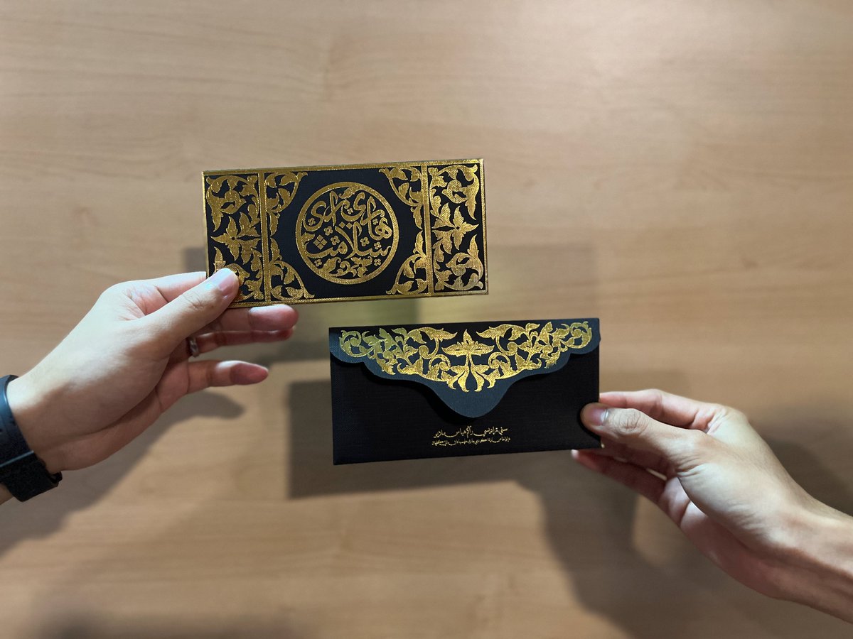 muhammadteja46's tweet image. Sampul Raya @AkademiJawi  2025
.
Corak dan segak bunga Melayu
.
Dicetak dengan Tinta emas
.
Kertas Linmaster hitam, 128gsm
.
Inspirasi dari seni manuskrip Terengganu
.
Adakah ada yang berminat?

#raya2025 
#sampulraya