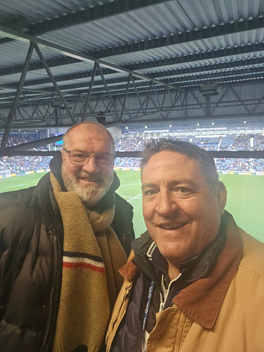 Fascinating game to commentate on with two attacking “front foot” teams and a creditable point against play-off opposition. Always fun to work with Swanny and James Hoggarth

Post match with Ruben Selles and Kasey Palmer

bbc.co.uk/sounds/play/p0…

#SoluTech #hcafc #RadioHumberside