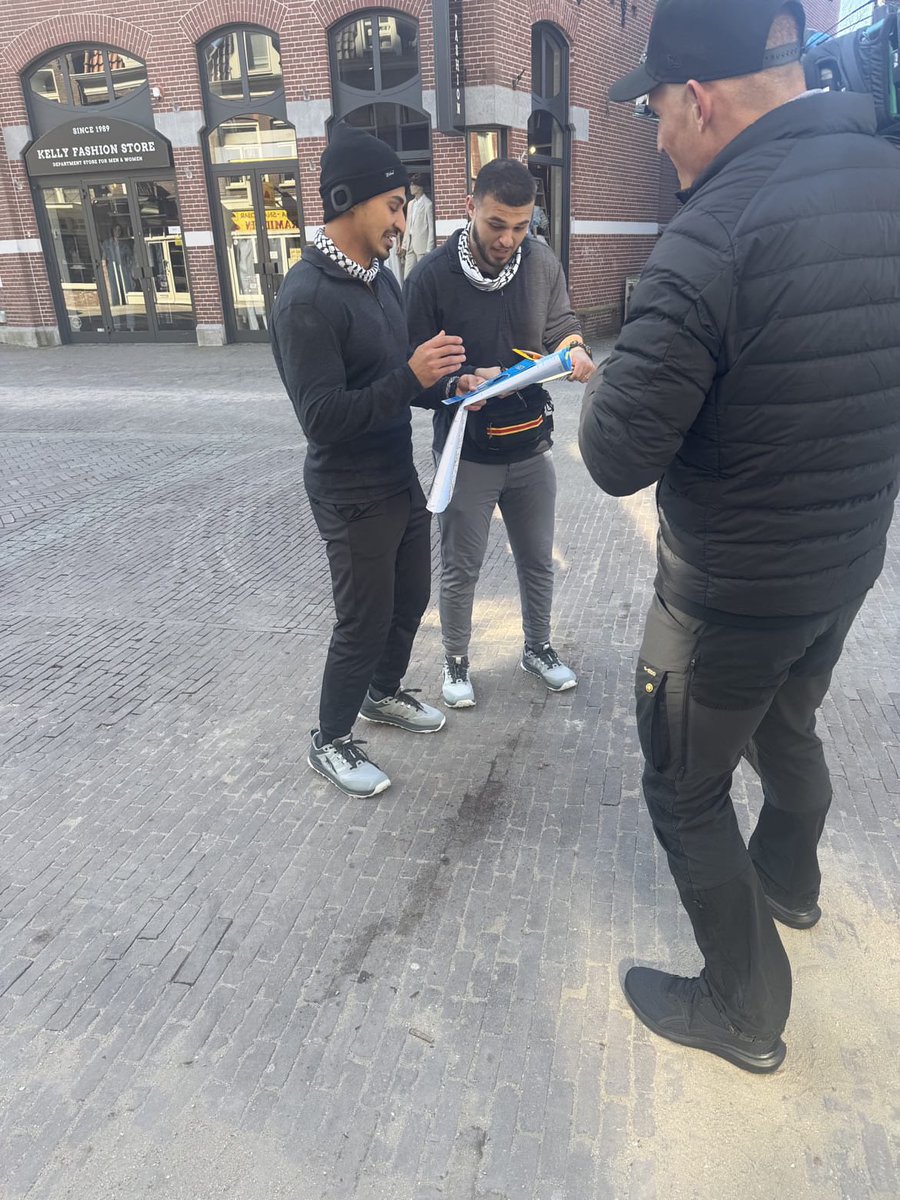 reality_ahmad2's tweet photo. 2 Palestinians kings, Joesph &amp; Adam Abdin, rocking their Keffiyehs at the start of their journey to win a million dollars 💪🏽💪🏽

🇵🇸🇵🇸🇵🇸🇵🇸

#TheAmazingrace https://t.co/dvnRwmkl8j