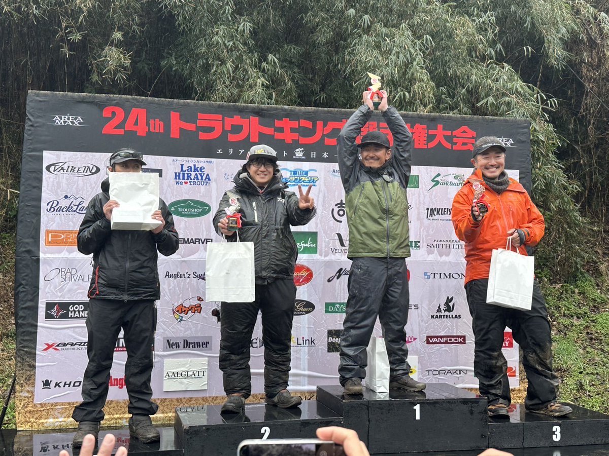 奇跡のトラキン祝準決勝進出😆
【トラウトキング選手権大会 エキスパート初参戦 感想など🌱】
※注意：長文ですw

まずは
優勝した幸雄さん心からおめでとうございます！

準優勝の銀刀さん、３位表彰台の雄大さんも本当におめでとうございます！