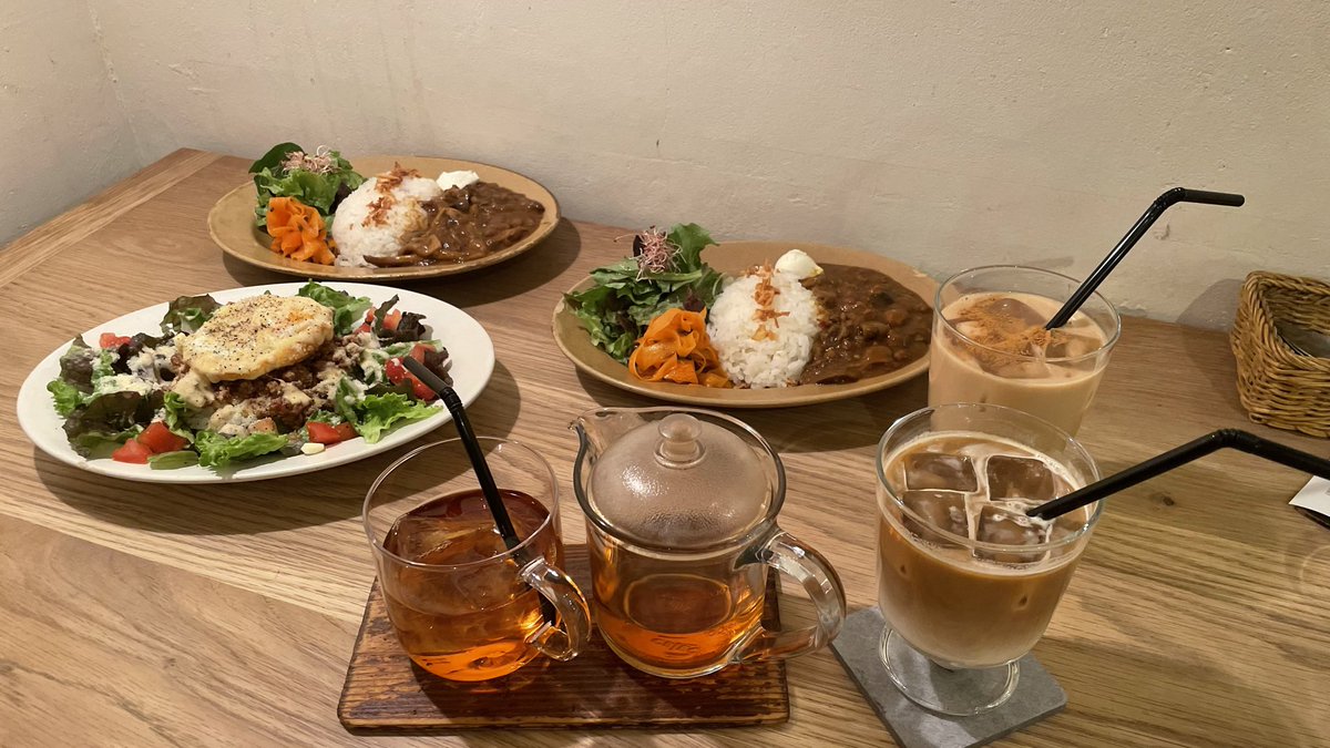 Ray09_373's tweet photo. 半年以上ぶりの美波女子会！！！
2人ともお祝いありがと〜！ https://t.co/NiZGQ0zfDp