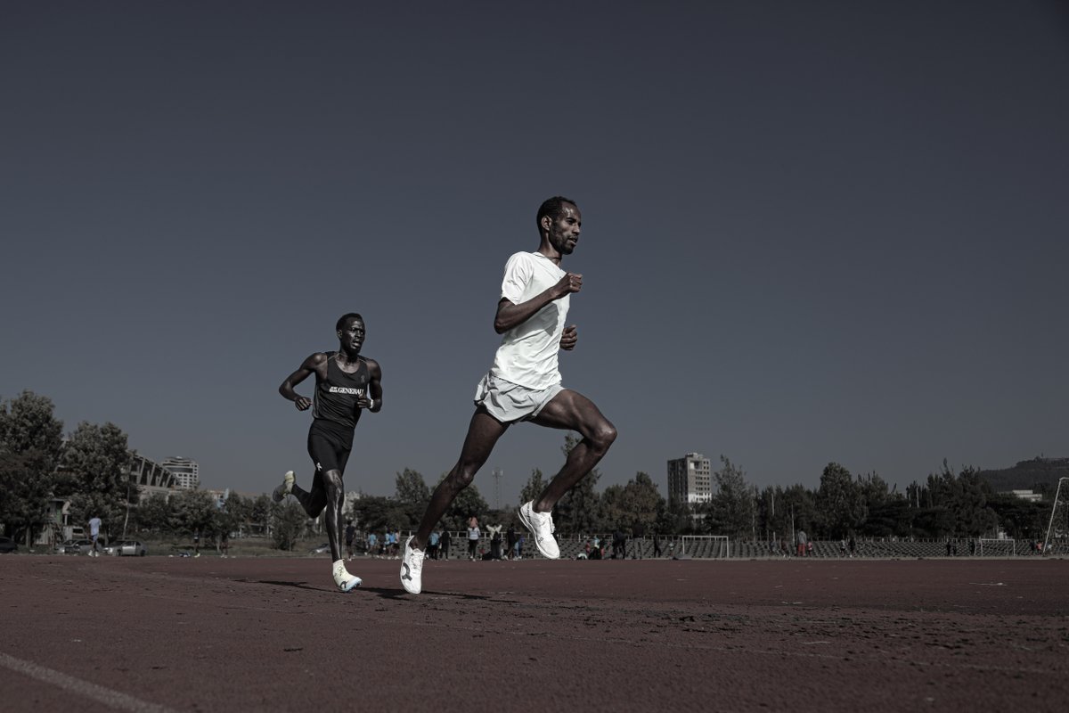 Dominc Lobalu 🤝 <a href="/TELAHUN10/">Telahun Haile Bekele</a> 

These two are putting in the work! It's all smiles now—but it’s all business in Kingston. 👏  

📸: <a href="/angasurunning/">Aman</a>