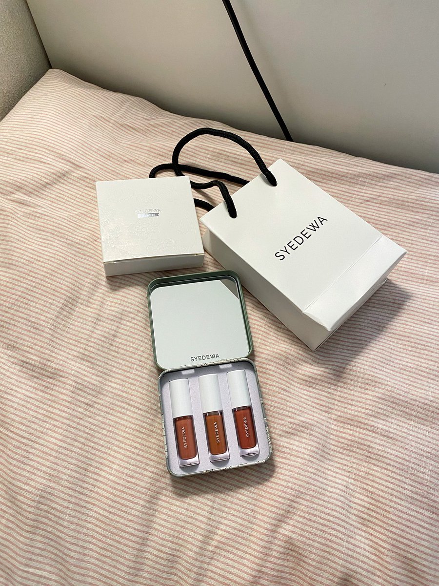 My first syedewa product as reward untuk dean’s list 🤍🌟