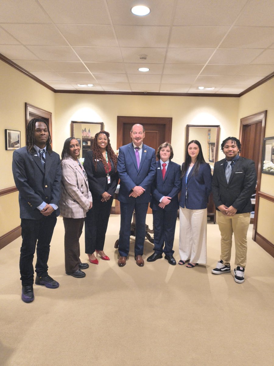 TLCWhiteTiger's tweet photo. This past Wednesday, students Dillon Boston and Kamryn "Kamo" Jones attended the JAG (Jobs for America's Graduates) Day at the Kentucky State Capitol where they voiced their concerns with legislators. https://t.co/8C81BFMnGr