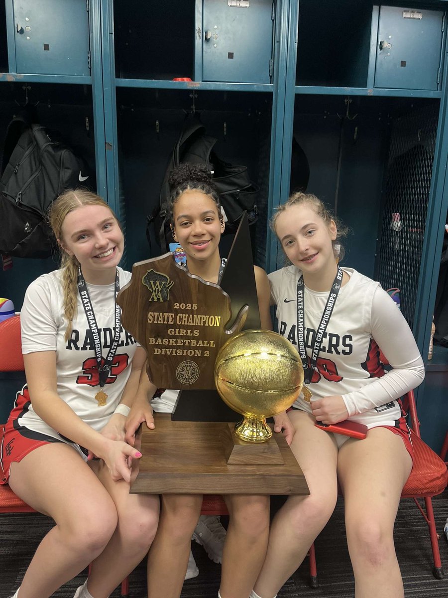 Wisconsin Lady Shooters (@wiladyshooters) on Twitter photo Congratulations to 2026 Lyndia Kalumbula, 2025 Cassie Krause & 2026 Audrey Sellinger for winning the WI State Championship (D2) this past weekend with the Wauwatosa East HS Red Raiders.
<a href="/LyndiaKalumbula/">Lyndia Kalumbula</a>
<a href="/CassieKrause30/">Cassie Krause</a>
<a href="/sellingeraudrey/">Audrey Sellinger</a>
<a href="/TosaEastGBB/">Tosa East Girls Basketball</a> Congratulations to 2026 Lyndia Kalumbula, 2025 Cassie Krause & 2026 Audrey Sellinger for winning the WI State Championship (D2) this past weekend with the Wauwatosa East HS Red Raiders.
<a href="/LyndiaKalumbula/">Lyndia Kalumbula</a>
<a href="/CassieKrause30/">Cassie Krause</a>
<a href="/sellingeraudrey/">Audrey Sellinger</a>
<a href="/TosaEastGBB/">Tosa East Girls Basketball</a>
