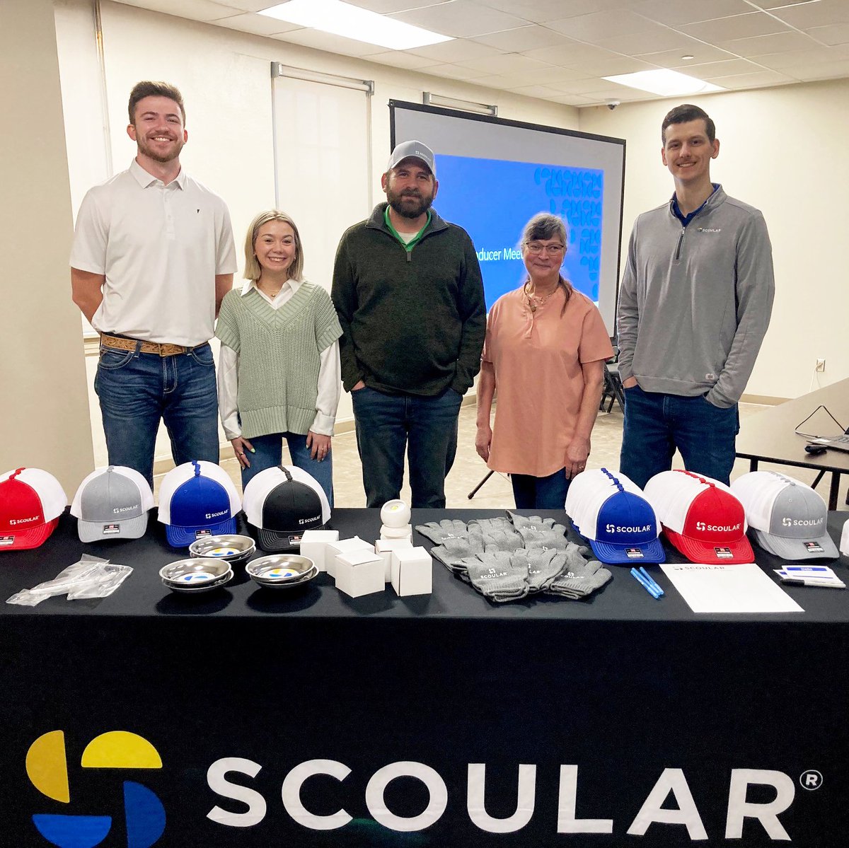 Thank you to the hundreds of #farmers who have been attending our producer meetings across seven states.  We were in Fremont, NE, recently and have been in Kansas and will wrap up there this month. Wishing you all a successful spring planting season.☀️
#grain #farming