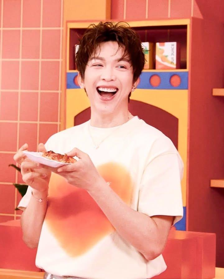 hai_ly_yeu_ban's tweet photo. Năng lượng j đây mí bà, sao mà xinh yêu ngon lành cành đào quá vậy

Tăng Phúc ShopeeFood 1503
#TangPhuc #ShopeeFood1503 #TangPhucxShopeeFood https://t.co/17ds1m28Km