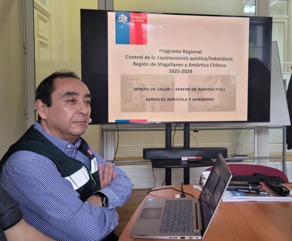 SAG (@sagchile) on Twitter photo Con un alcance de cobertura regional, el proyecto Programa de Control de la Equinococosis Quística/Hidatidosis, fue presentado por autoridades y profesionales de <a href="/MinagriMagallan/">MinagriMagallan</a>, <a href="/SeremiSalud_XII/">SEREMI de Salud Magallanes</a> y <a href="/sagchile/">SAG</a>, para revisión y evaluación por parte de <a href="/gore_magallanes/">Gore Magallanes Oficial</a>. Con un alcance de cobertura regional, el proyecto Programa de Control de la Equinococosis Quística/Hidatidosis, fue presentado por autoridades y profesionales de <a href="/MinagriMagallan/">MinagriMagallan</a>, <a href="/SeremiSalud_XII/">SEREMI de Salud Magallanes</a> y <a href="/sagchile/">SAG</a>, para revisión y evaluación por parte de <a href="/gore_magallanes/">Gore Magallanes Oficial</a>.