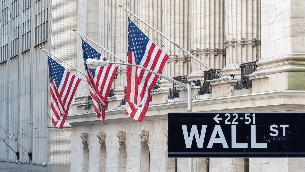 ETNOWlive's tweet photo. #USMarketsAtOpen | NASDAQ 100 rises 0.5%, S&P 500
gains 0.4%
#Nasdaq100 #SnP500 https://t.co/zwAQ1ptCJk