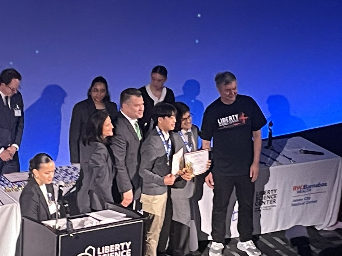 Lincoln Comm School tweet media