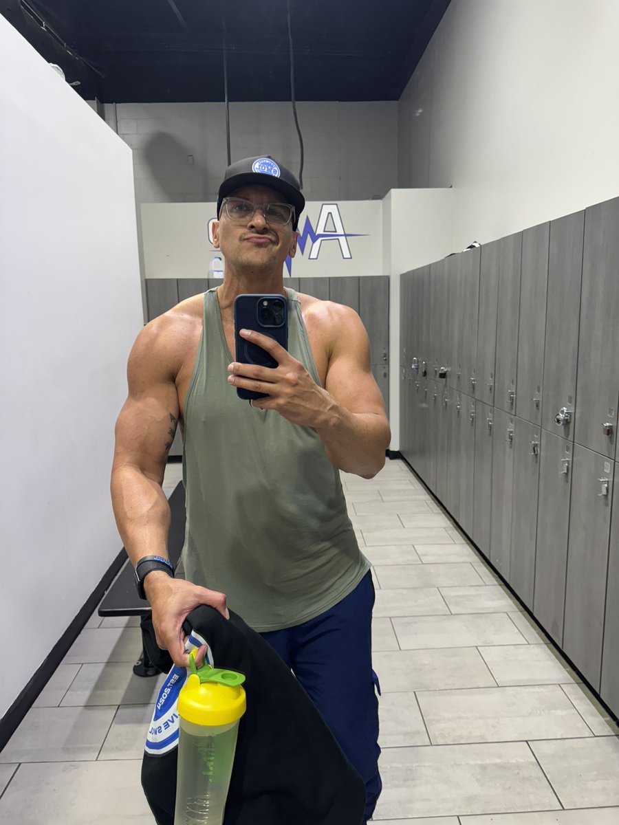 Lawrence | SwolLyfe tweet media