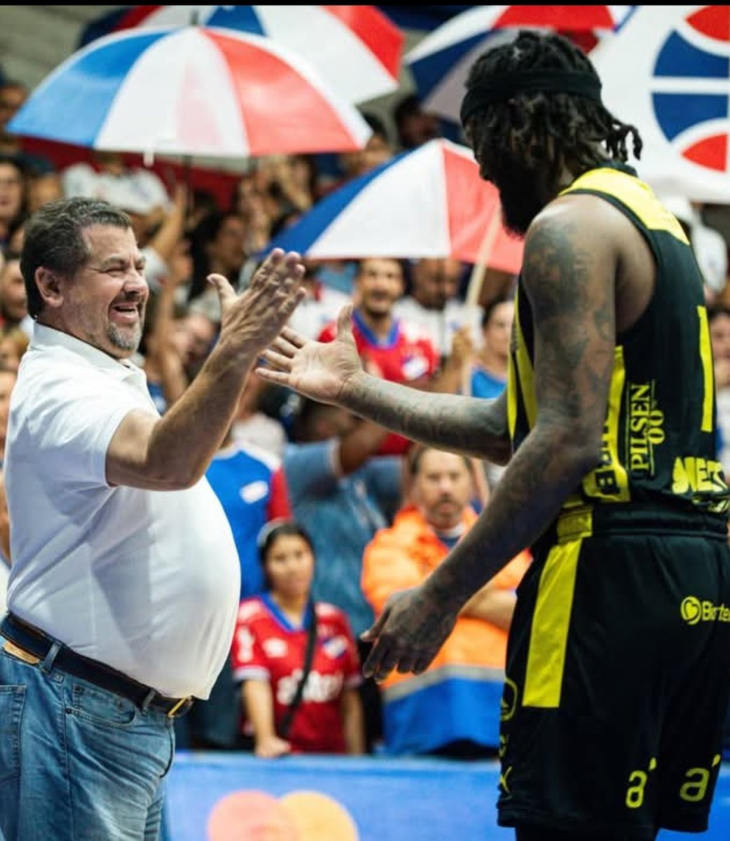 El grupo de estudio más normal que se forma en la facultad: