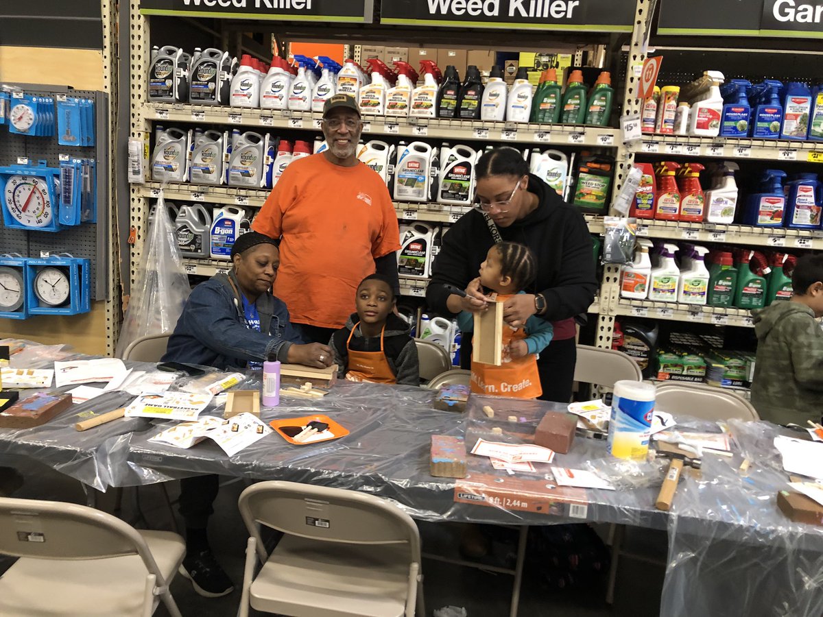 deshell1957's tweet image. The Kids Workshop at The Newark Home Depot. The first Saturday of every month from 9am-12noon. All are always welcome. Building a basketball 🏀 game.