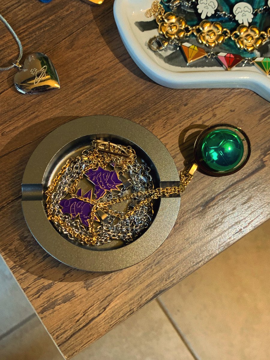 Starting off the week with some accessories essentials. We decided to dig through the archive and pick out some custom products that have become very popular amongst brands and their audiences 

#highlifetech #accessories #brandedmerch #custom