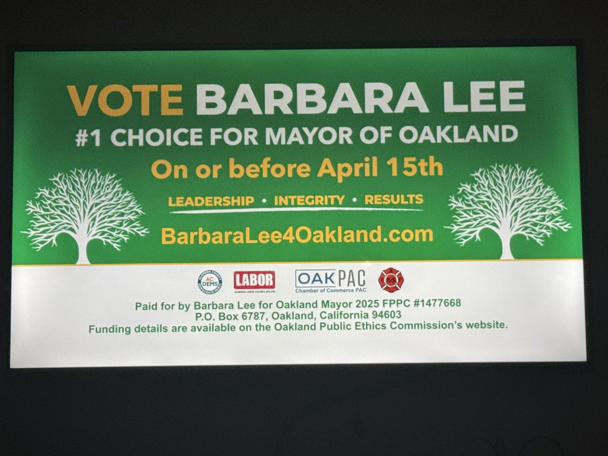 tdlove5's tweet photo. Great weekend as I hosted @BarbaraLee_CA to a small gathering of #EastOakland neighbors and friends! 

And got to show her my nerdy side.. 🤣

Excited to see her ad on tv! 

Thursday, 3/20 7:00 pm is another opportunity to see her 

Early voters mail your ballot by April 15th. 🙂 https://t.co/AWdr63vDzL