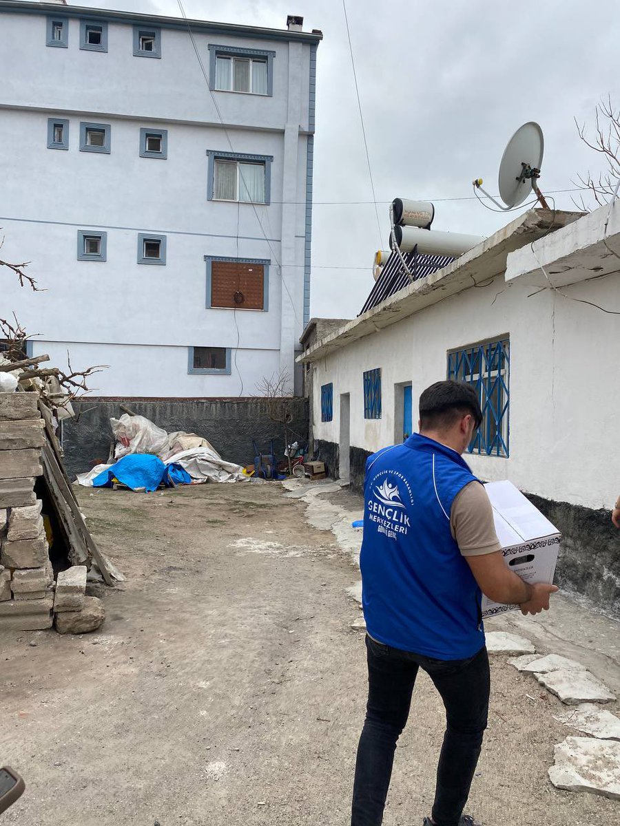 GSB_AcigolGM's tweet photo. 13-20 Mart İyilik haftası kapsamında Ramazan Kolisini ihtiyaç sahiplerine ulaştırdık.
#gsbgm
#sevgimerhamettimi https://t.co/hIuuDqs4Nq