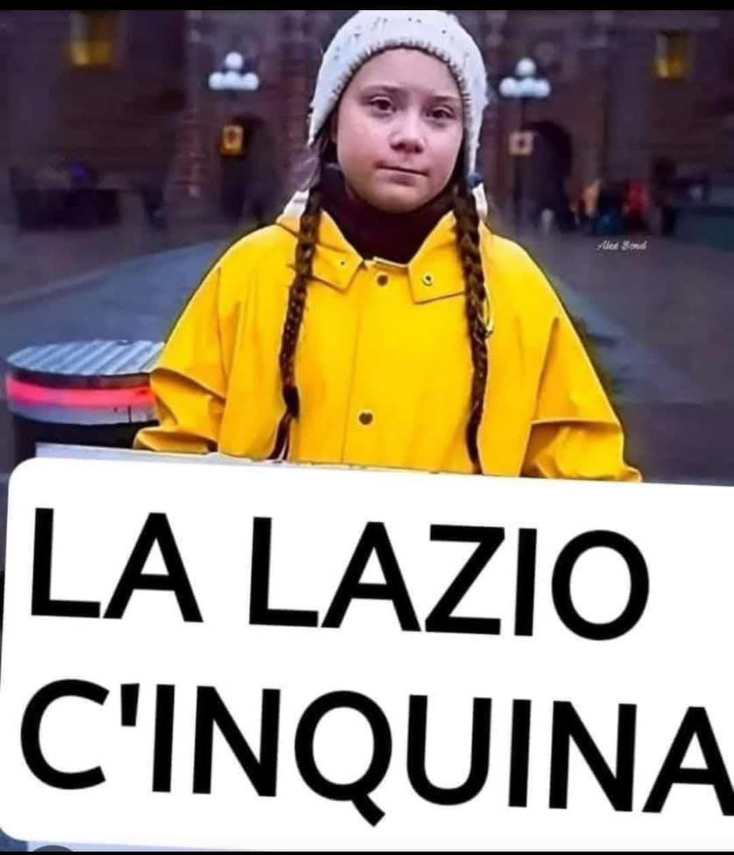 555daniM's tweet photo. Mi hanno mandato questa 😂😂😂 https://t.co/Js1oF0xRx3