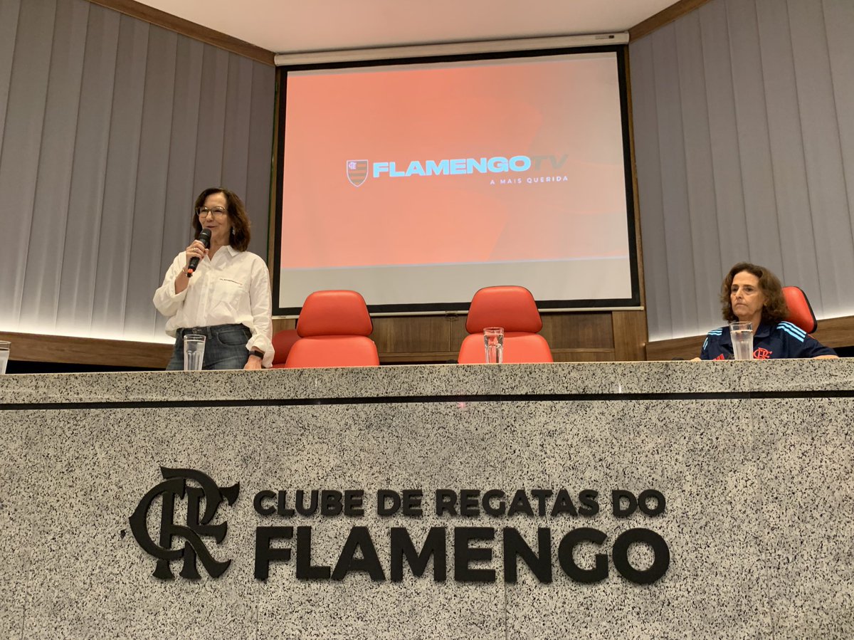 futebol_info's tweet photo. Flamengo acaba de anunciar que a nova FlamengoTV vai transmitir para o exterior todos os jogos do Rubro-Negro no Brasileirão, com narração de João Guilherme.

🗞 | 📸 @ColunadoFla @LeoJoseReporter https://t.co/un0Qa7LofY