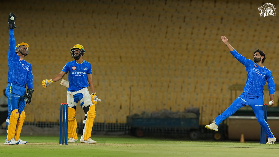 GobeExplores's tweet photo. Just frame it 😍🔥

The heartbeat of CSK in one shot 🦁💛 https://t.co/l1bNCc1oJQ