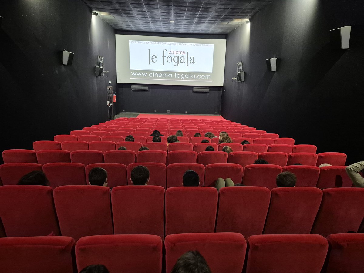 Projection du film " Chocolat ", réalisation Claire Denis, avec François Cluzet,  Cécile Ducasse, Mireille Perrier.
Classe de seconde B @lyceebalagne2b 
Dispositif Lycéens et Apprentis au Cinéma 
Parcours Éducation Artistique et Culturel 
@cinemafogata2b 
<a href="/accorse/">Académie de Corse</a>