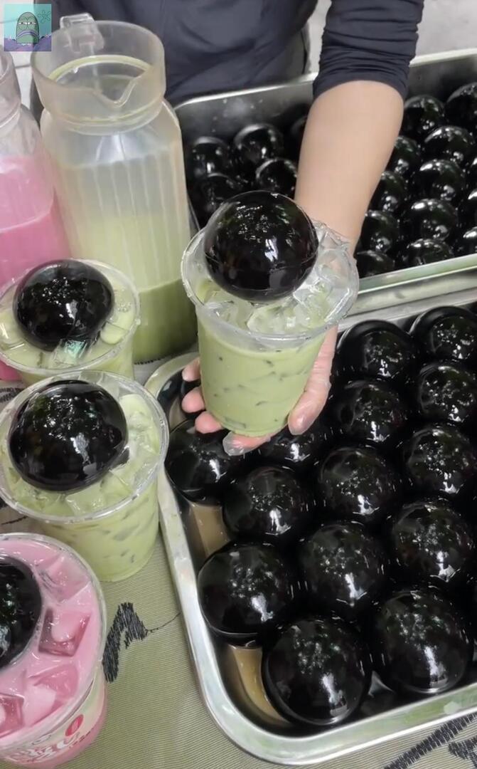 tanyakanrl's tweet image. 💚
ini boba megalodon kah wkwkw 
😭😭