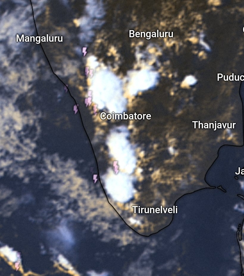 StormMetAlert's tweet image. Nowcast-7 3:30 (Karnataka)

Thunderstorm/Lightning with Light to Moderate intensity rainfall with Intense rainfall is likely over parts of #Mysuru, #Gundlupet, #Hunsur, #Moleyuru, #Piriyapattana, #Kolavige, #Hanur, #Gundapura, #Mugulavalli and adjoining areas in next 1-2 hours.
