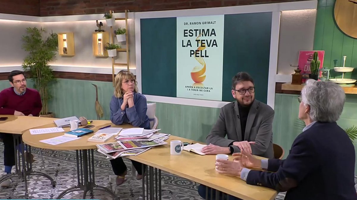 radio4_rne (@radio4_rne) on Twitter photo ☕️ Segona hora del <a href="/cafedidees_rtve/">Cafè d'idees</a>
📌 L'informe sobre l'estructura B | <a href="/XavierGodas/">Xavier Godàs</a>
📌 El pressupost en defensa | <a href="/juanfmiranda/">Juan Fernández-Miranda</a>
📌 El llibre 'Estima la teva pell' | <a href="/penguinllibres/">Penguin Llibres</a> <a href="/DrRGrimalt/">Dr.RamonGrimalt</a>
📻 rtve.es/a/16494173 ☕️ Segona hora del <a href="/cafedidees_rtve/">Cafè d'idees</a>
📌 L'informe sobre l'estructura B | <a href="/XavierGodas/">Xavier Godàs</a>
📌 El pressupost en defensa | <a href="/juanfmiranda/">Juan Fernández-Miranda</a>
📌 El llibre 'Estima la teva pell' | <a href="/penguinllibres/">Penguin Llibres</a> <a href="/DrRGrimalt/">Dr.RamonGrimalt</a>
📻 rtve.es/a/16494173