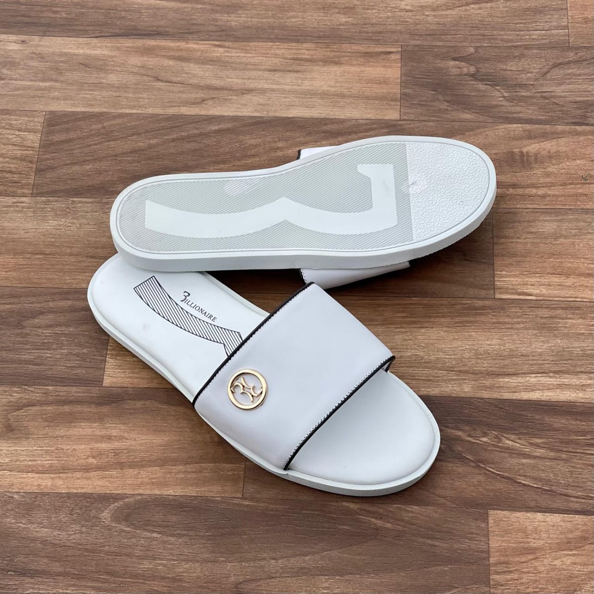 NittoFashions's tweet photo. Executive Slides 🔥
Sizes 39-46 Available 
2499/= 

Call 0717765553

Nduta Rigathi Gachagua Ghost https://t.co/m99lhysLmx