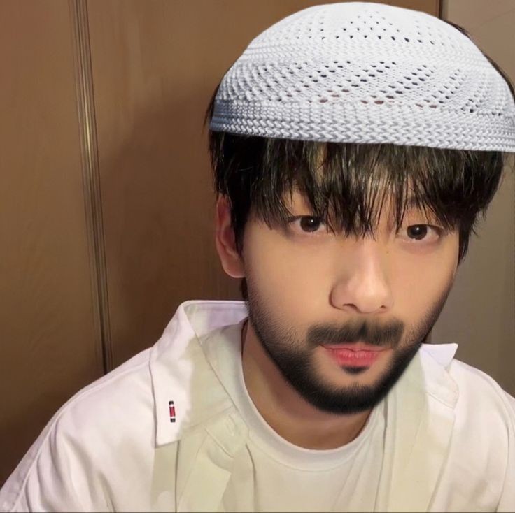 수빈옵빠..왜 아랍인이..