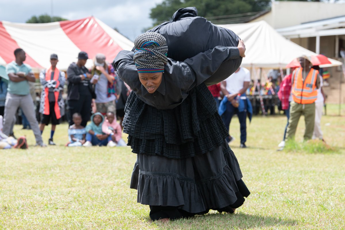 StandardBankArt's tweet photo. For 10 years, #MBMS has turned streets into stages, giving young artists a voice. 20 years after his #SBYA win, PJ Sabbagha’s vision keeps shaping the future of dance. #Championofthearts https://t.co/hhFOlAeGka