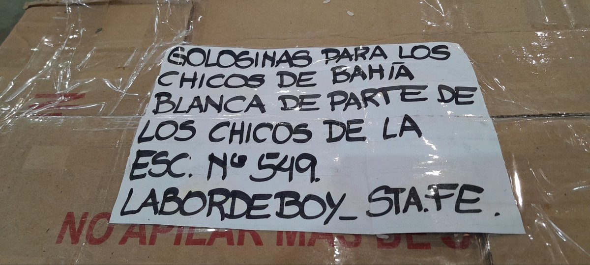 Val_Fabian's tweet photo. Sepan los chicos de 2° grado de la #Escuela549 de #Labordeboy, Santa Fe, que nosotros tambien los amamos y gracias de corazon❤️, las golosinas ya llegaron a destino.
¡Una nueva semana, comenzamos con esta energia que nos carga cada donacion, cada palabra!💫💫 #VamosBahia.
#BahiaXBahia💪
#EnEquipo🙌