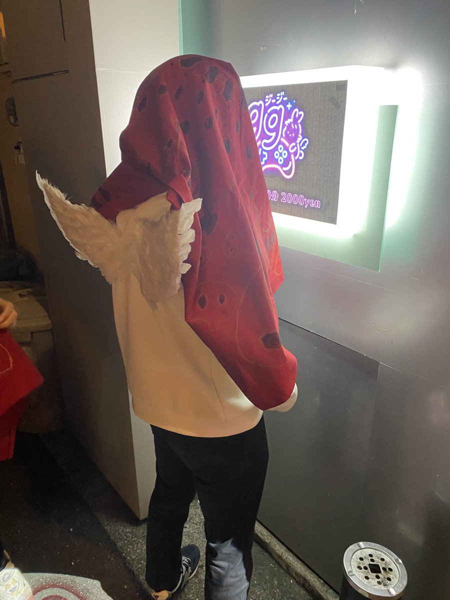 bar_gg_kochi's tweet photo. ggオープンしました‼️
そういえばこの前変なお客さん来ててー…
ぎゃうかふぇ探してるみたいでー…
もし遭遇したら案内してあげて下さい…
ご来店お待ちしております🙇♀️🙇♀️
#高知
#ggBAR
#なにこれ https://t.co/CHw8lRbRFa