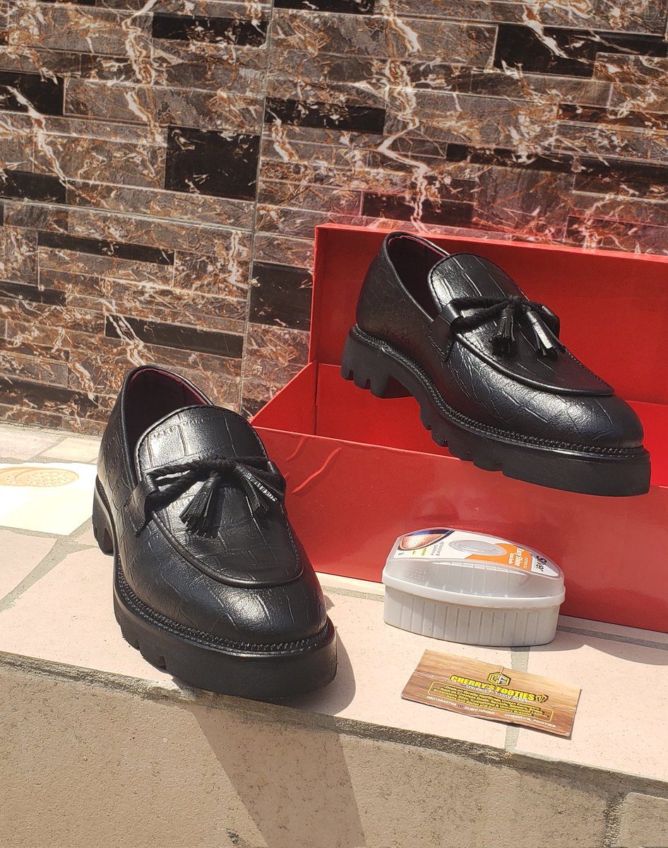 Naomi_nzube's tweet image. Black goes with everything, but not every black shoe is crafted with love like this! 👠💫 #StepUpInStyle #CherryFooties