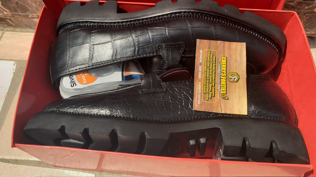 Naomi_nzube's tweet image. Black goes with everything, but not every black shoe is crafted with love like this! 👠💫 #StepUpInStyle #CherryFooties