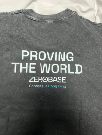 제로베이스에서 보내 준 티셔츠입니다. <a href="/zerobasezk/">ZEROBASE</a> 
문구가 멋있네요.
제로베이스팀은 200ZB 이상 보유한 유저들에게
디스코드에서 LamboOG 롤을 부여하고 티셔츠 신청을 받았습니다.
커뮤니티에 굿즈까지 보내주니까 좀 더 소속감이 드는 것 같네요. 🥰