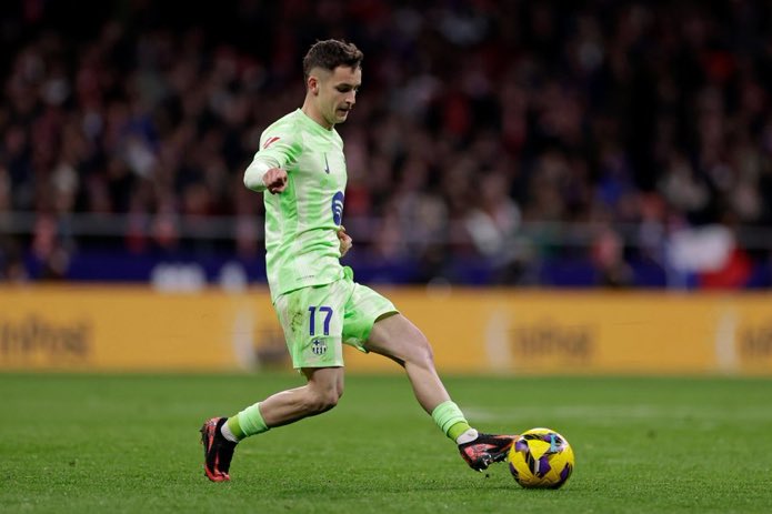 ComizioSports's tweet photo. 🚨 OTRA LESIÓN EN EL @FCBarcelona_es :

❌ Marc Casadó se ha lesionado del ligamento externo de su rodilla.

👉🏼 Estará al rededor de 2 meses de baja.

✅ Aleix García entra por él, en la conovocatoria de España.

#MarcCasado https://t.co/0KM4G8ezlc