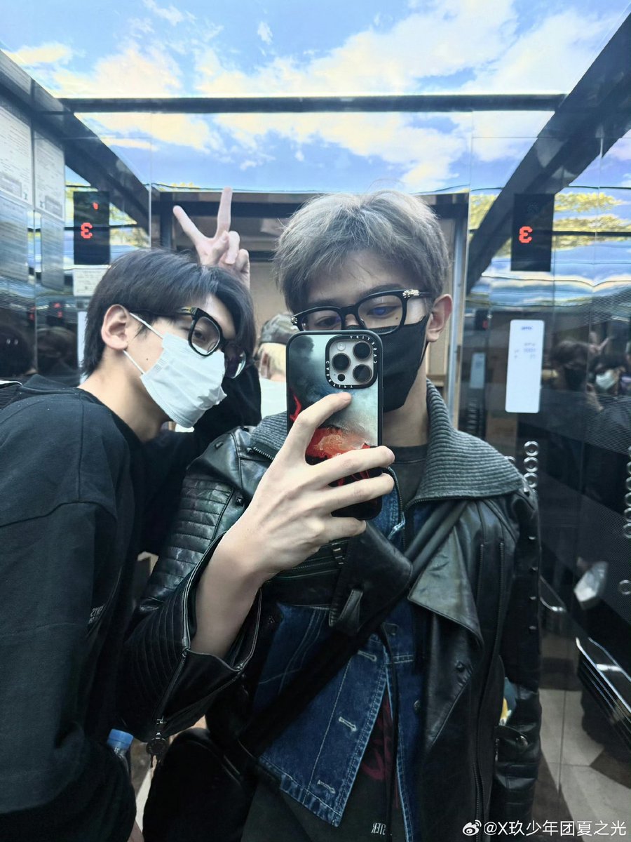 wenjia9901's tweet photo. พี่จ๋าย ลง                                  กวง ลง https://t.co/gVbzP77P2x