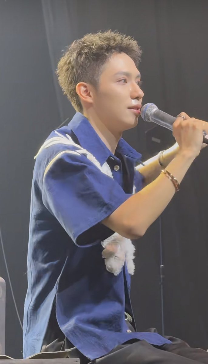 Bannana48748856's tweet photo. รอบนี้นอกจากน้ำตาไหลละ น้ำมูกไหลด้วย ลูกชายยยย มีความสุขเป็น 2 เท่าเลยสินะ 😍😍🚢💚มีความสุขด้วยกันทุกปีตลอดไปเลยนะคับ รักกกก😍🚢💚🎉🎉🎉🎂🎂

 #LuoYiZhou
#罗一舟
#หลัวอีโจว https://t.co/dPKke8VyJ6