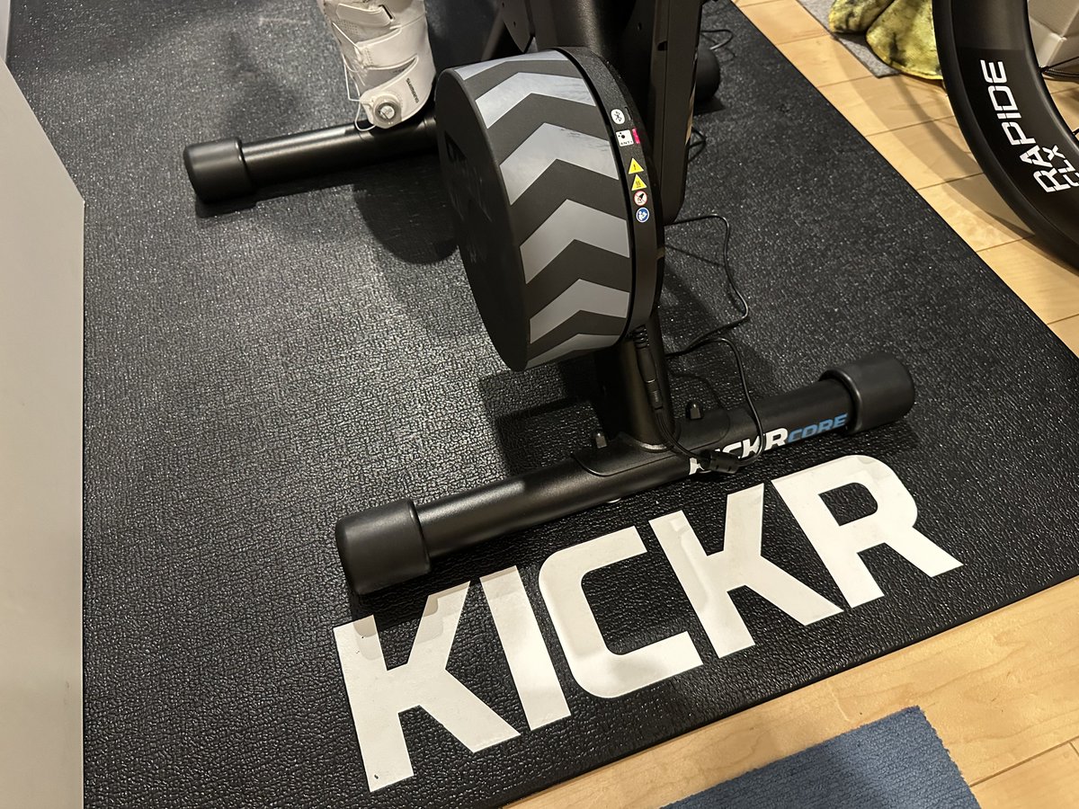 KENZO_FACTORY's tweet image. 1日2回連続高強度は貧脚🦵にはオーバートレーニングなので、2本目は20kmのルートを走ってFinish🚴‍♀️💨🏔️

当面の目標はFTP240Wを1時間維持すること🦵
あと減量も🚴‍♀️💨💨💨

#ZWIFT
#WAHOO