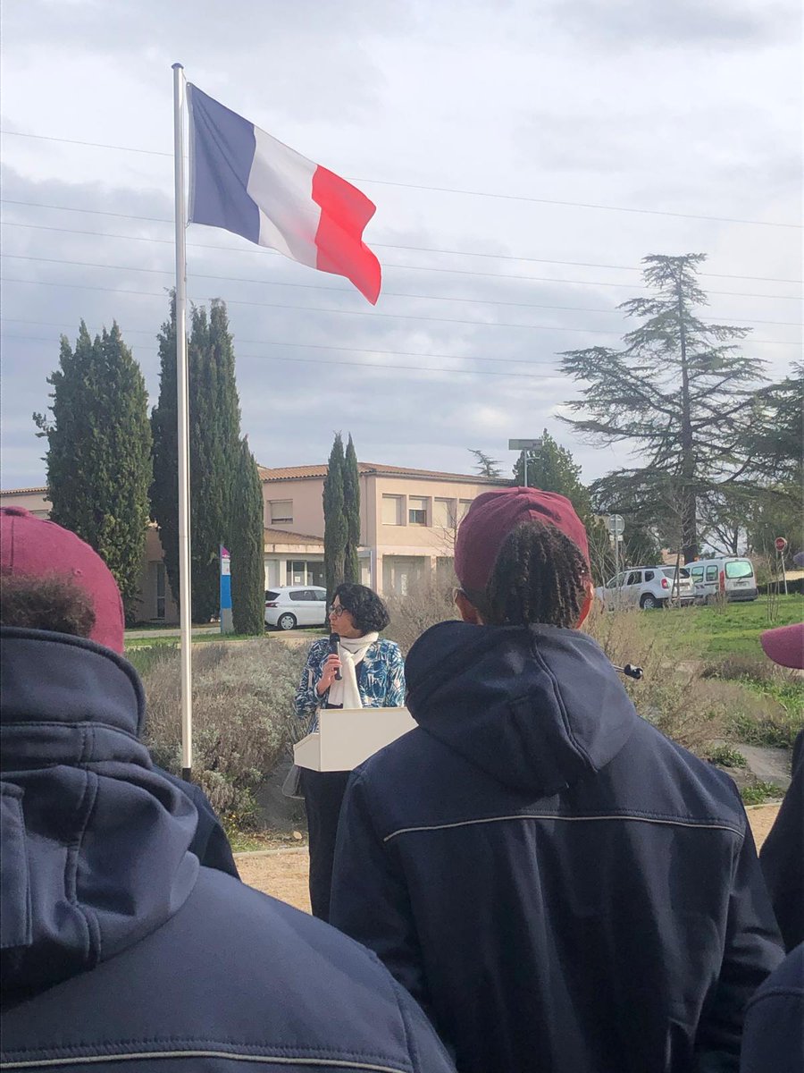 Cérémonie de clôture du séjour de cohésion SNU  à Sainte Tulle. 
150 jeunes venant des différents départements de la  région ont vécu durant deux semaines une formidable aventure. Cohésion et  fraternité, par le  sport, par les cérémonies, et par ce temps de vie en commun.
