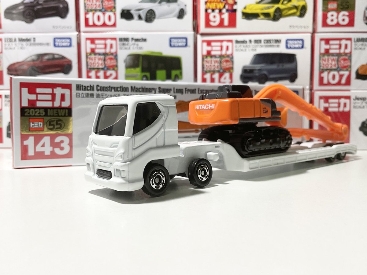 No.143 日立建機 油圧ショベル ZX210-7 SLFと重機搬送車 今月発売の