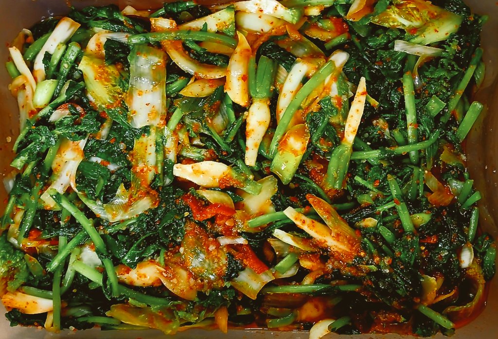 봄 얼갈이 열무김치 담갔다.
봄을 느낄 수 있고 입맛 돋우는데 최고다.
얼른 익혀서 밥도 비벼 먹고 국수도 비벼 먹어야지.
벌써 군침 도네. ㅎㅎ