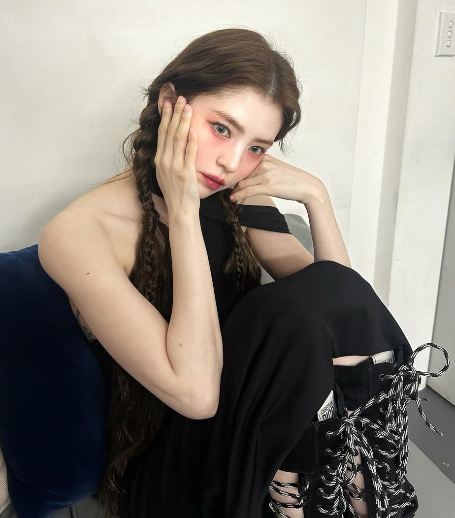 yoonchaeok's tweet image. thee dior goddess ♡