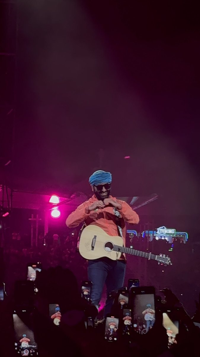 IamkaranC77's tweet photo. unforgettable ✨ @arijitsingh ❣️#ArijitSinghInPune https://t.co/qOMYeqxXfZ