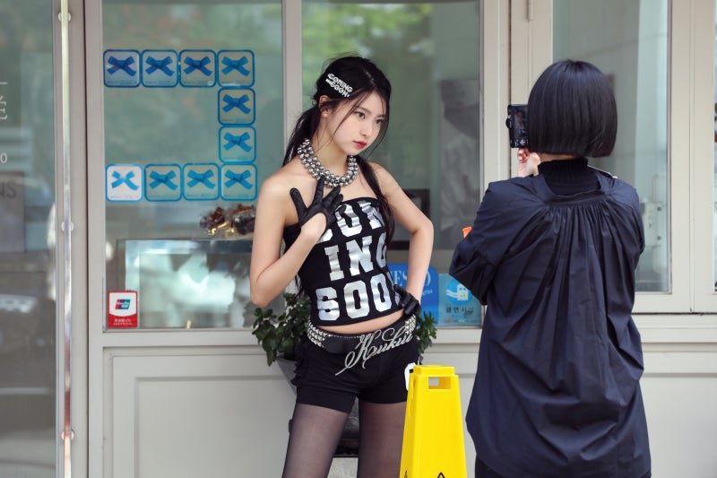 KiiiKiii The 1st EP [UNCUT GEM] Jacket Behind 🐮

#키키 #KiiiKiii