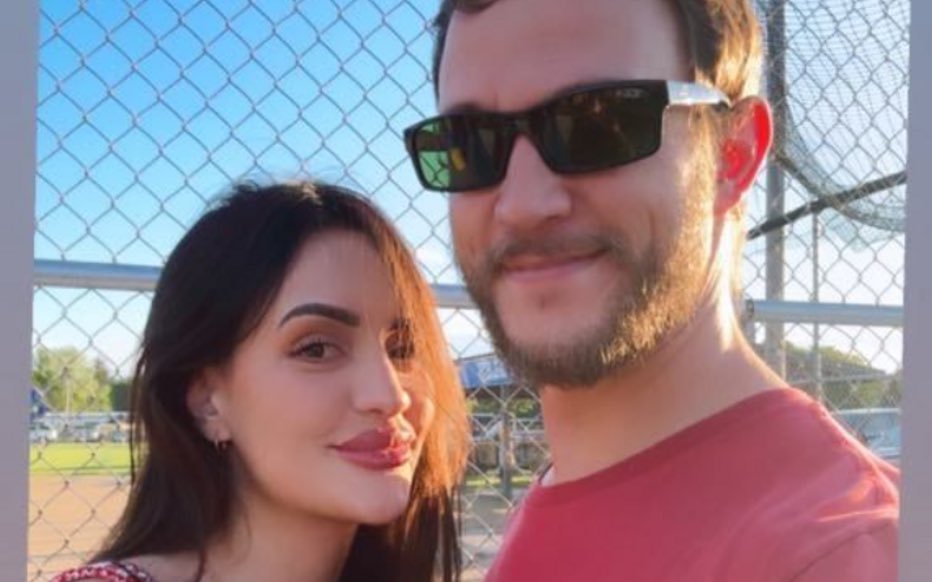 CerfiaFR's tweet photo. 🇺🇸🇵🇪 FLASH | "Je pensais qu’ils séviraient… Mais pas pour elle". Un électeur de Trump a vu sa femme péruvienne être détenue par les services d'immigration depuis 1 mois et menacée d'expulsion parce que son visa a expiré. https://t.co/cQI65qYoyi