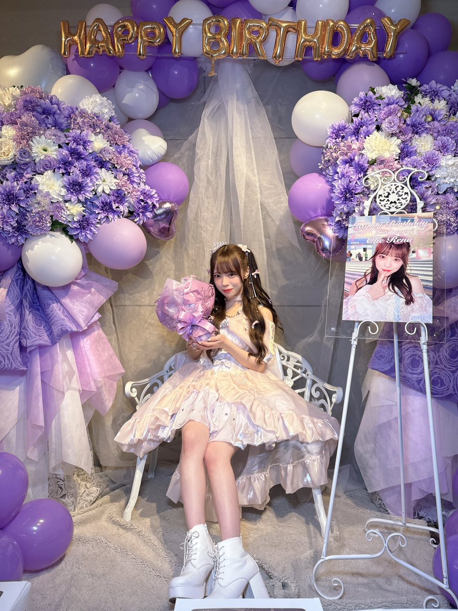 少し遅くなりましたが
昨日は生誕祭ありがとうございました…！

とーっても幸せでしたT_T

朝早かったし雨だしで
ちゃんと皆きてくれるか心配だったけど
来てくれて愛感じました…

改めてありがとう´ᴗ`💐