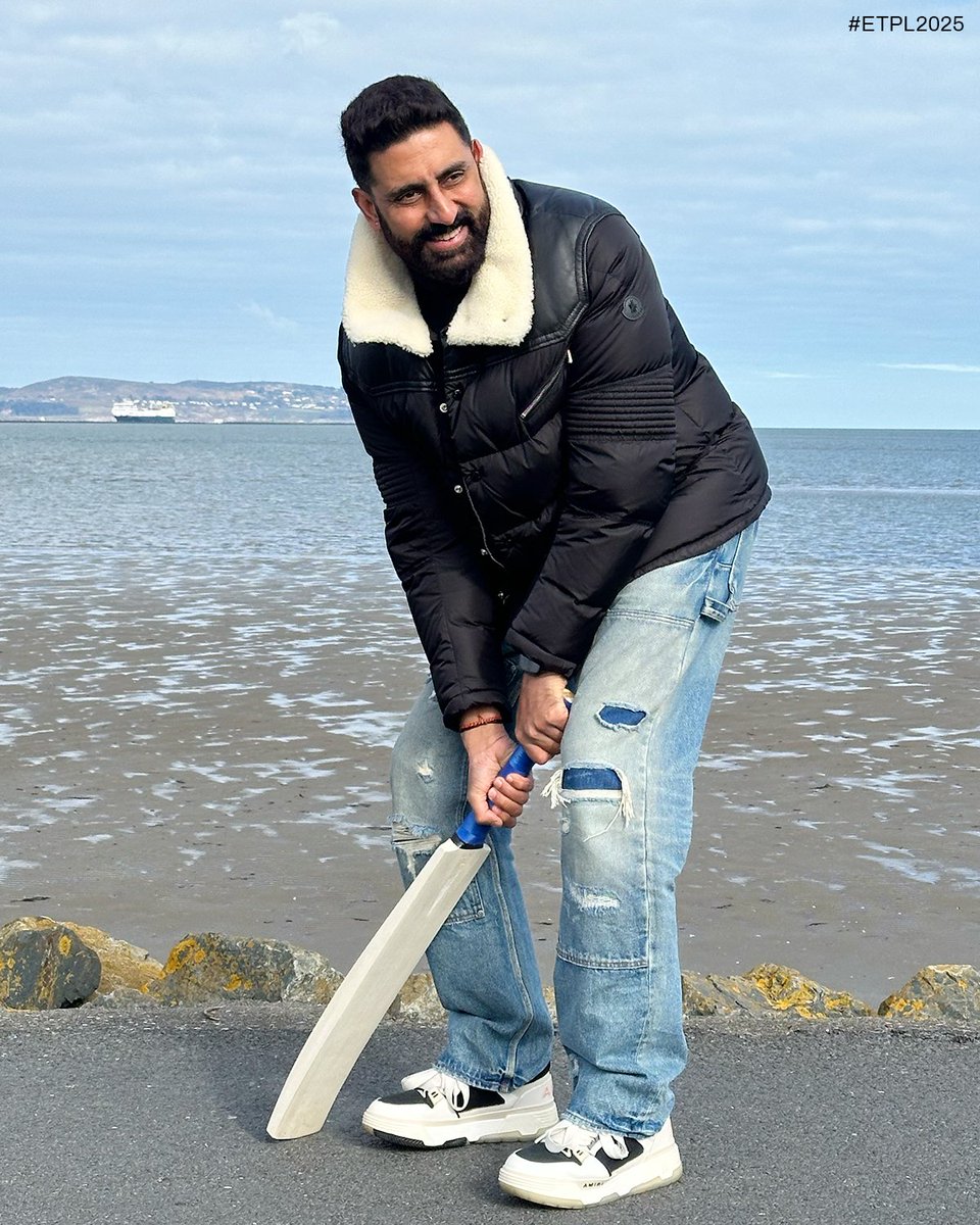 etplofficial's tweet image. #InPics: Taking guard for a brand-new European league! 🤩

#ETPL co-owner Abhishek Bachchan celebrates #StPatricksDay in Dublin, soaking in the Irish coastline alongside cricketer Kevin O'Brien. 🏏

#ETPL2025