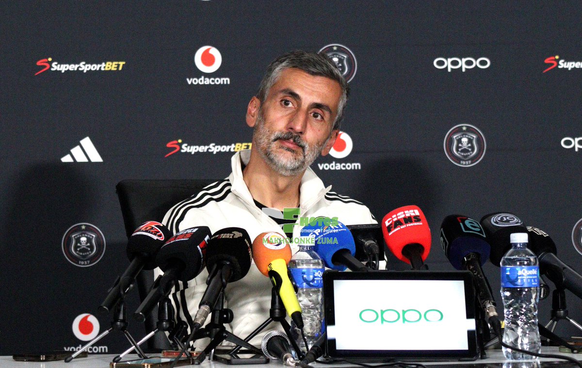 diskifhotos's tweet photo. #BetwayPrem Post-Match Press Conference with Orlando Pirates coach Jose Riveiro after the 2-1 win over Mamelodi Sundowns at FNB Stadium in Johannesburg on Sunday, 16 March 2025. #DiskiFhotos #JoseRiveiro #OrlandoPirates #BetwayPremiership #Johannesburg #UpTheBucs https://t.co/glI1mv2JYS