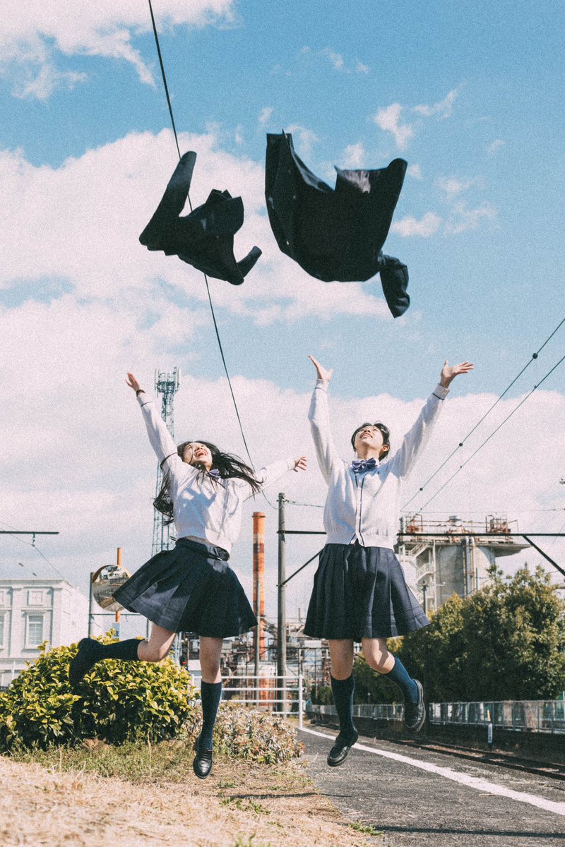 SinPictures's tweet photo. さようなら、
私たちの制服
#卒業おめでとう https://t.co/Zesf01AMGg